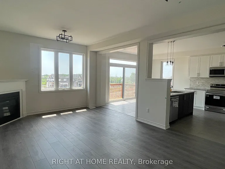 1054 Denton Dr — Photo 6