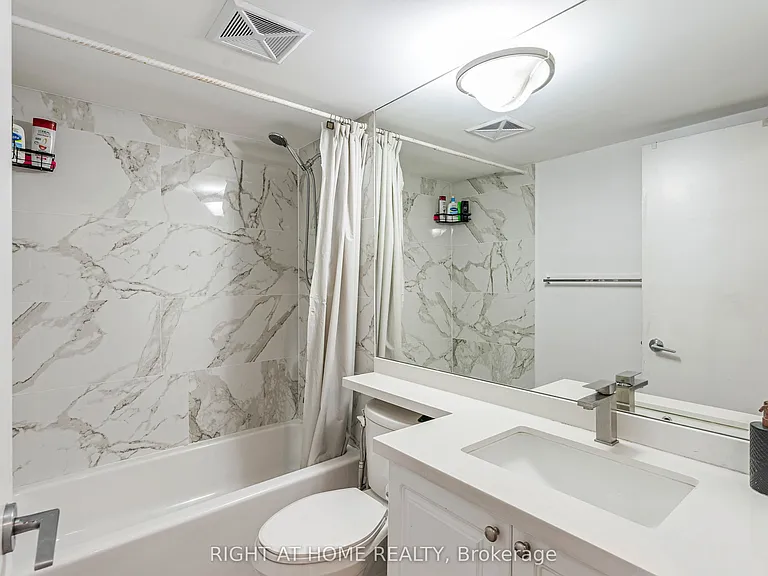231 Fort York Blvd #1807 — Photo 3