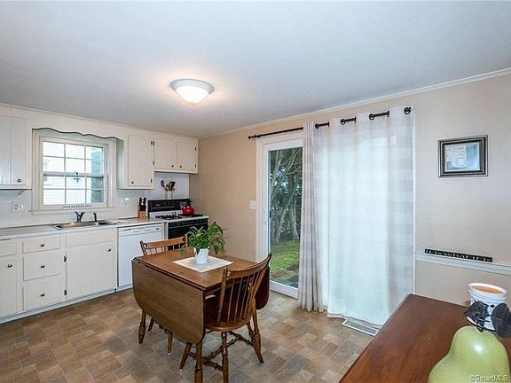 4th image of 28 Butternut Dr #28