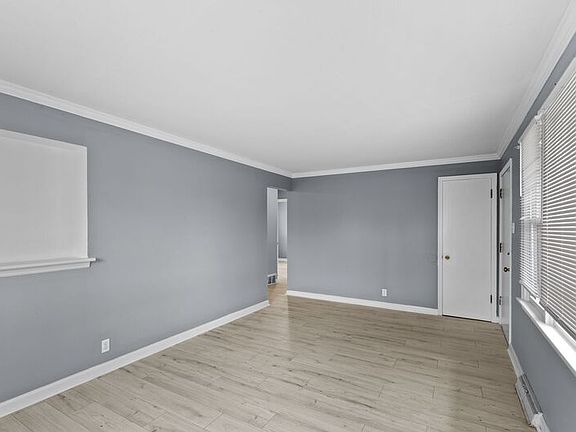 3rd image of 9709 Calumet Dr