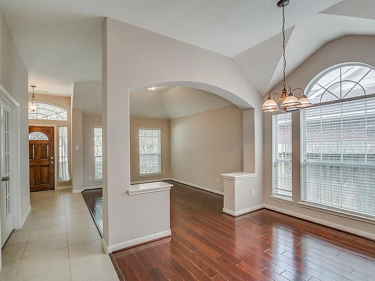 10914 Tattershall Ln — Photo 5