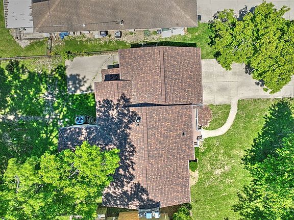 5th image of 157 S Redwood Ln