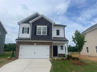 221 Courtside Dr, Dunn, NC 28334
