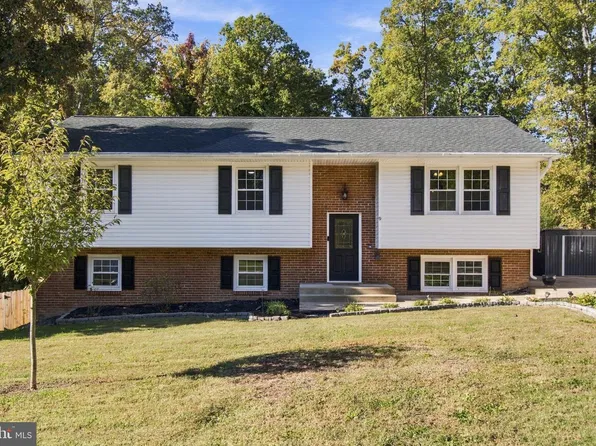 9 Cherry Tree Ln, Fredericksburg, VA 22405