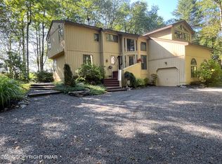 108 Blackfoot Trl, Pocono Pines, PA 18350