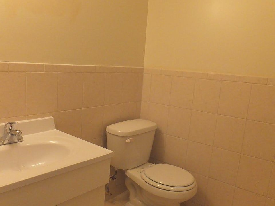 Spacious bathroom