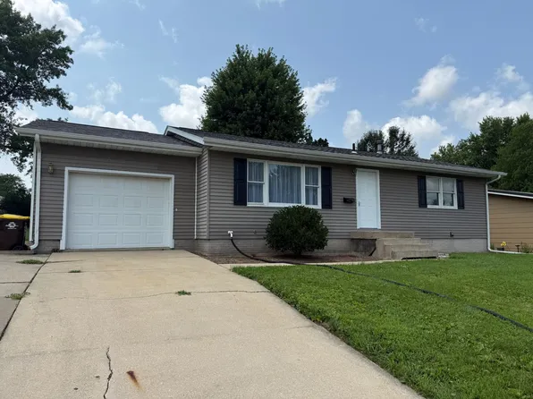 1002 Battles Dr, Maquoketa, IA 52060