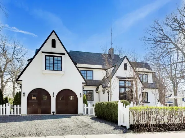 91 Abbottsford Rd, Winnetka, IL 60093