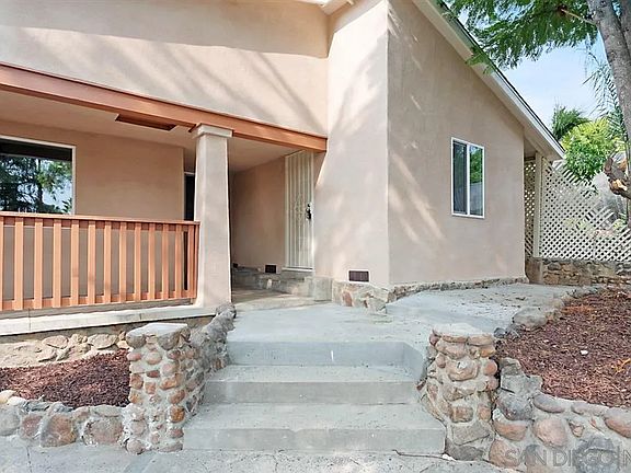2nd image of 1855 Montgomery Dr