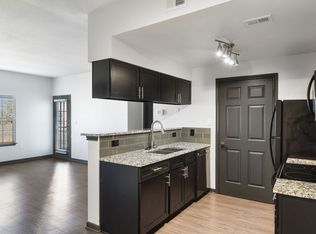 Cayman, Universal City, TX 78148