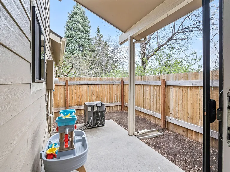 1080 S Yampa St — Photo 11