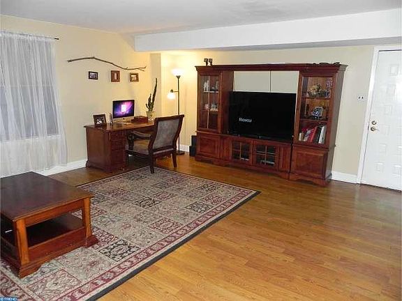 5th image of 13008 Trina Dr