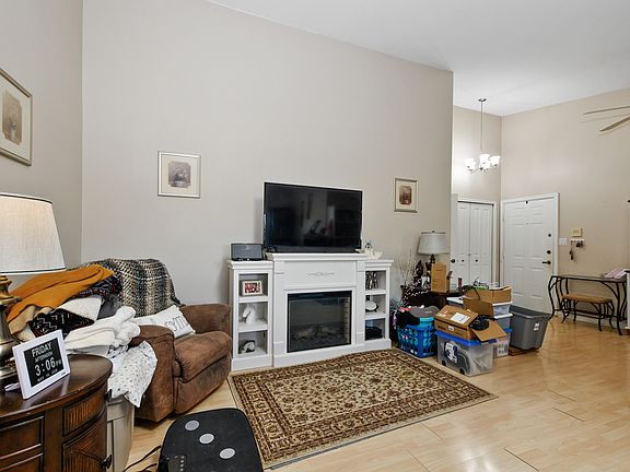 4th image of 18310 Robin Ln APT D3