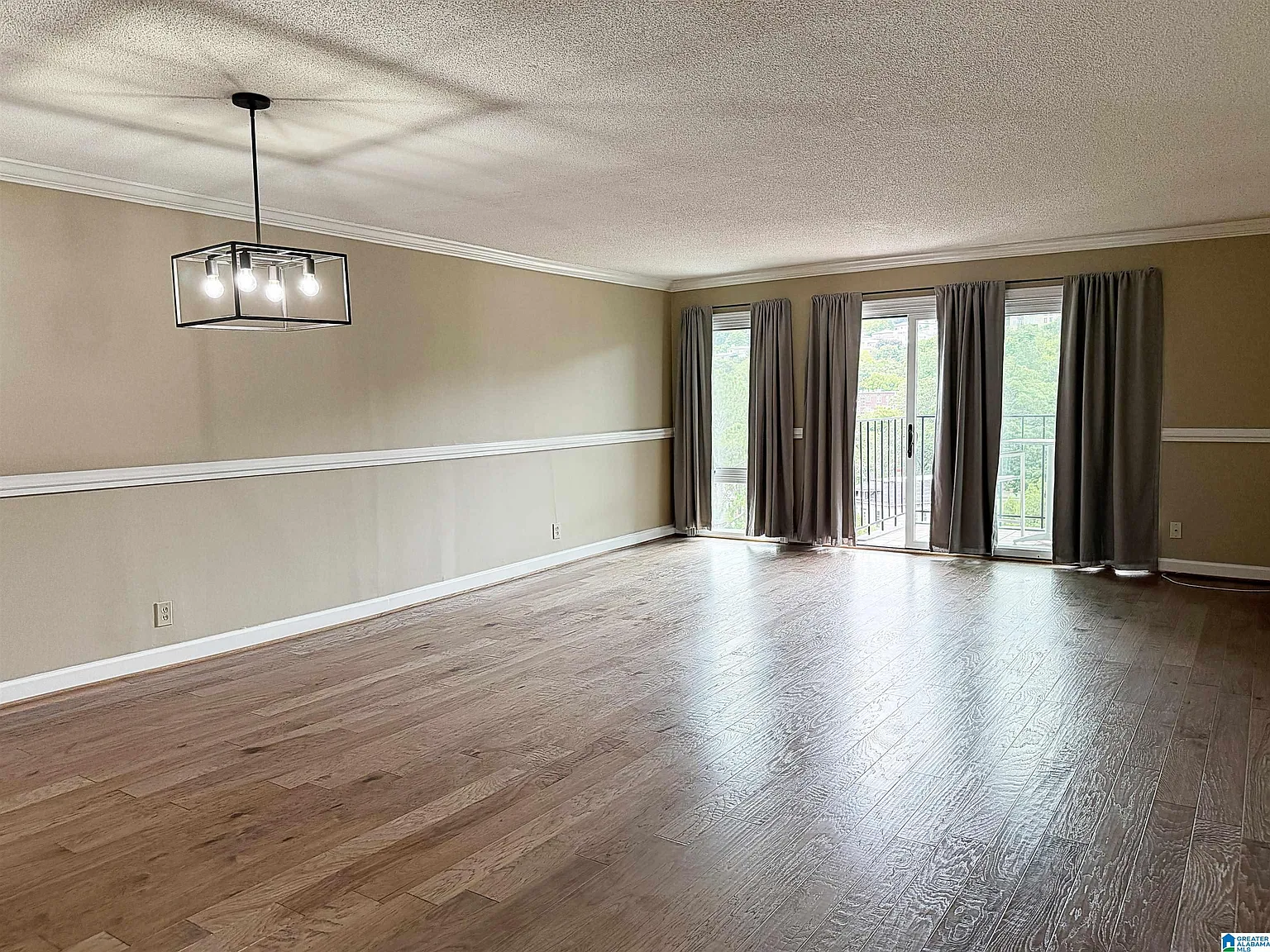 1 bed, 1.0 bath, 855 sqft, $1,500 — Photo 2