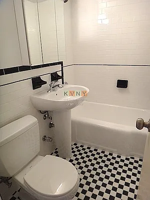 Rented by KVNY Soho | media 14