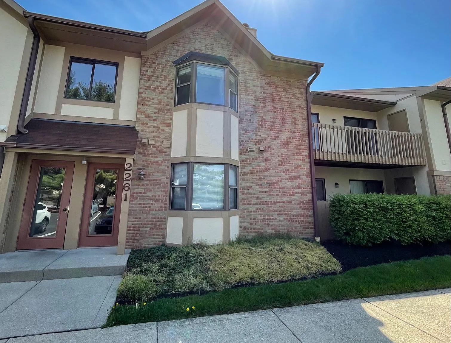 2261 Hedgerow Rd — Photo 1