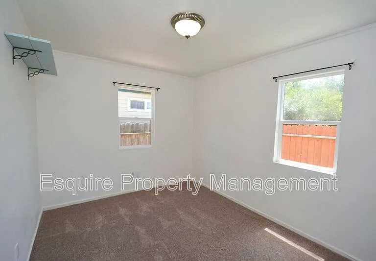 264 Franklin Ln — Photo 6