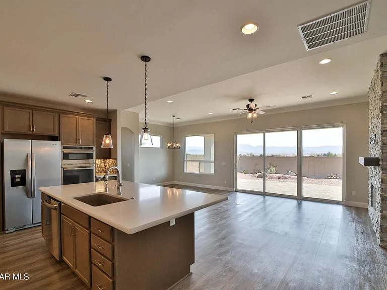 7037 N Robin Nest Ct — Photo 3