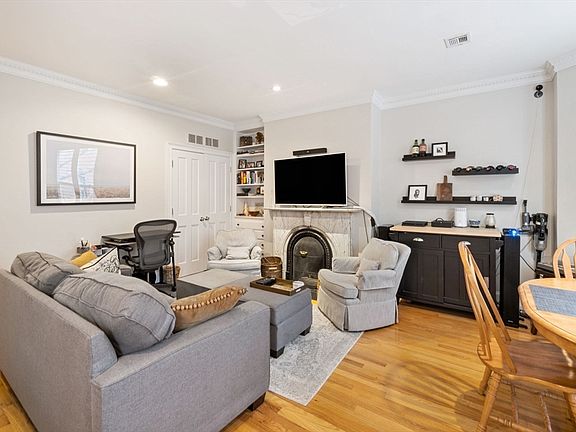 2nd image of 26 Upton St #2