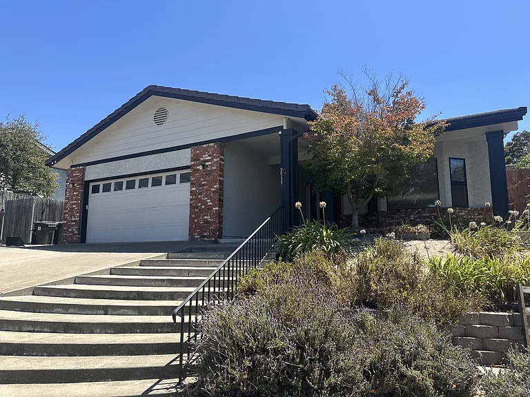 2939 S Stardust Dr — Photo 1