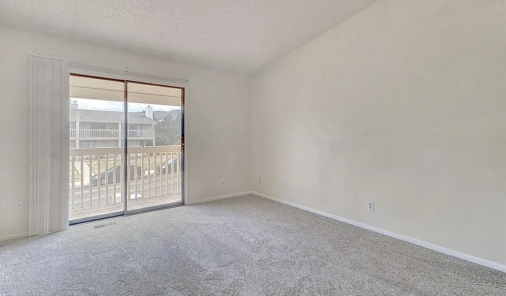 2 bed, 1.5 bath, 980 sqft, $1,700 — Photo 3
