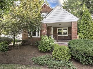 1361 Plainfield Rd, South Euclid, OH 44121