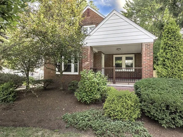 1361 Plainfield Rd, South Euclid, OH 44121