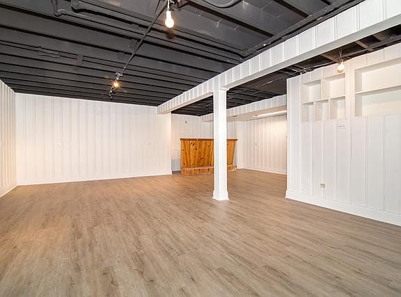 4th image of 7211 S Sawyer Ave