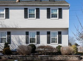 525 Spring Hill Dr, Harleysville, PA 19438