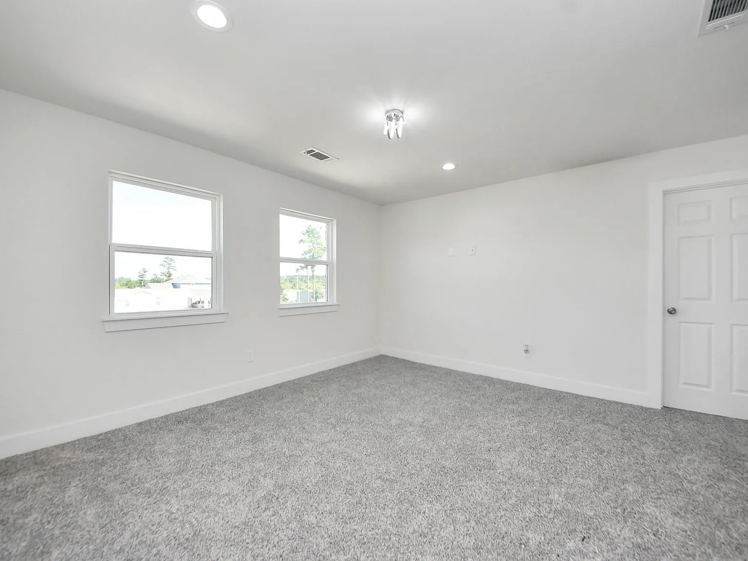 3 bed, 2.5 bath, 2278 sqft, $2,000 — Photo 4