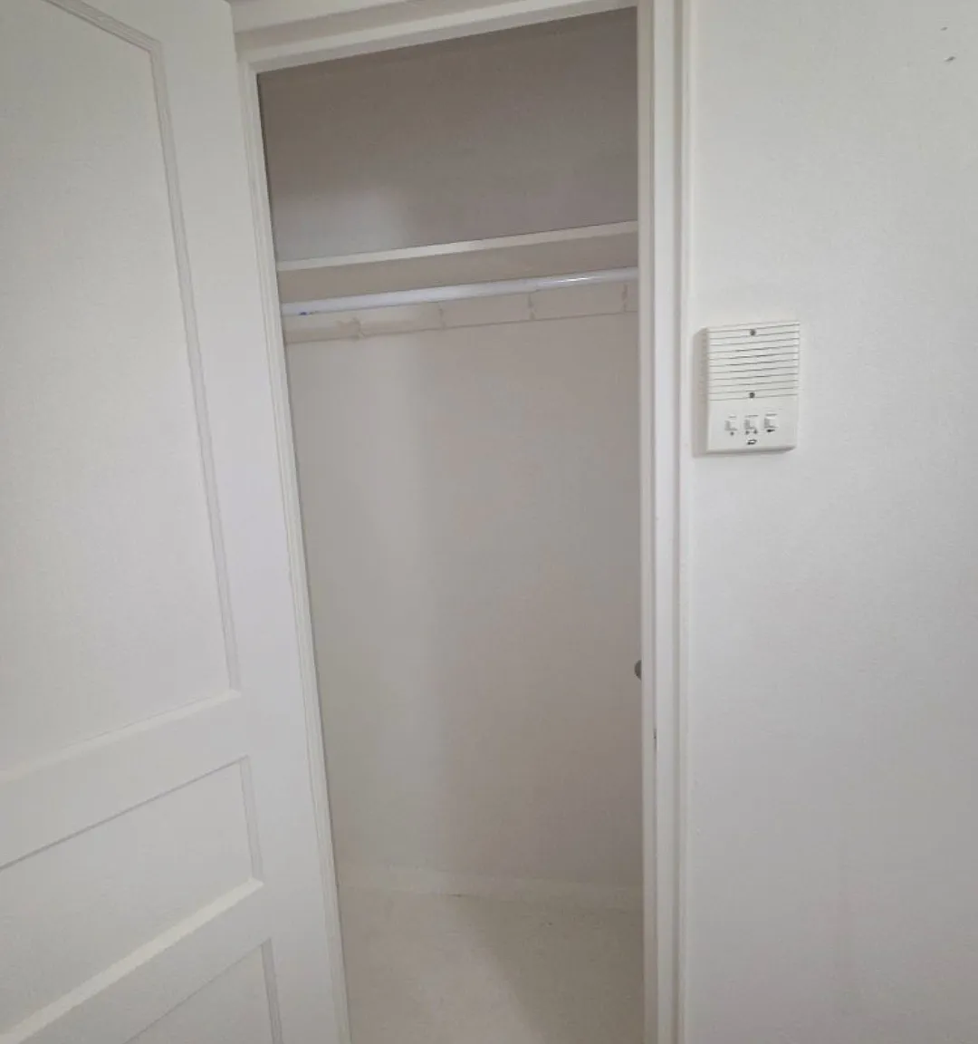 1 bed, 806 sqft, $2,304 — Photo 4