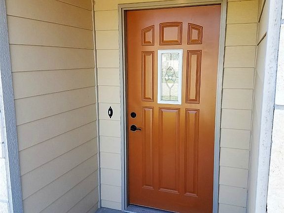 5th image of 925 Newfoundland Dr
