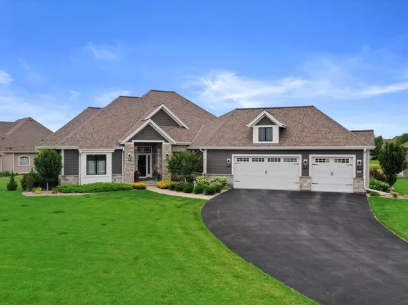 1651 Whistling Hill CIRCLE, Hartland, WI 53029