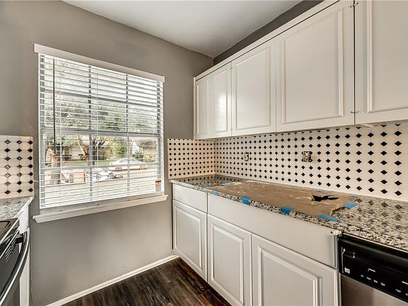 3rd image of 1100 Pioneer Ln