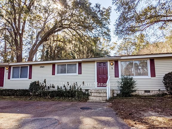 2nd image of 1565 Coombs Dr #1