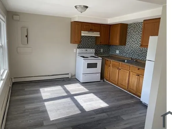 120 Orchard St APT E, Springfield, MA 01107