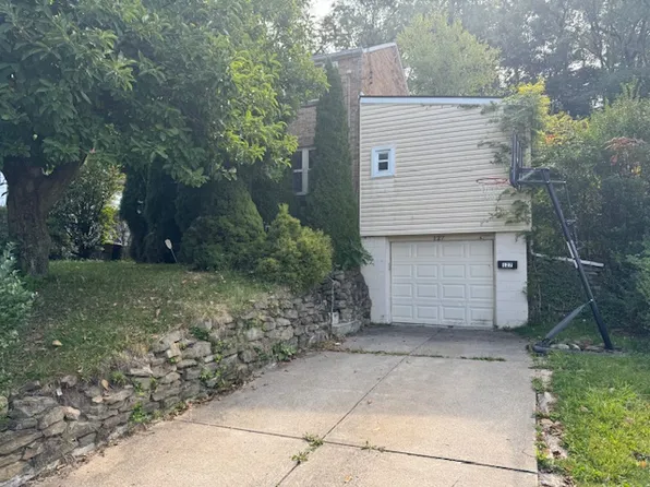 127 Macfarlane Dr, Pittsburgh, PA 15235