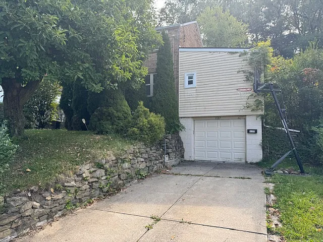 127 Macfarlane Dr photo 1