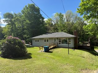 4 King Ln, Monson, MA 01057
