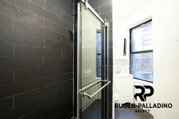 Rented by R New York | media 4