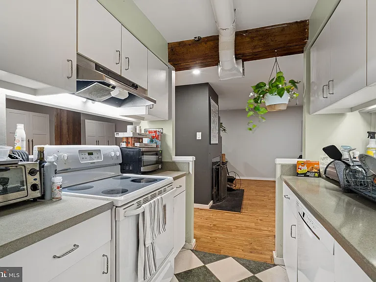 114 Naudain St #18-C — Photo 18