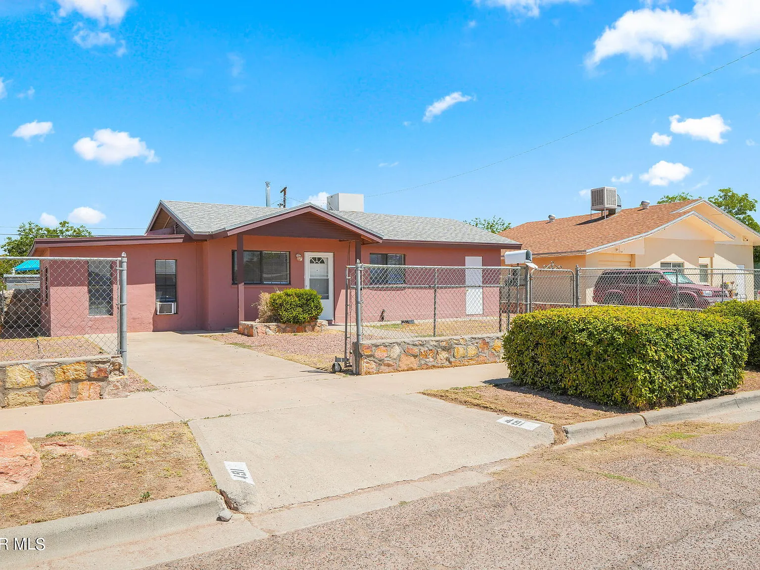 2 bed, 1.0 bath, 1034 sqft, $1,100 — Photo 3