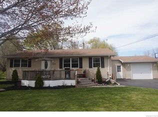 5191 Mapleton Rd, Lockport, NY 14094