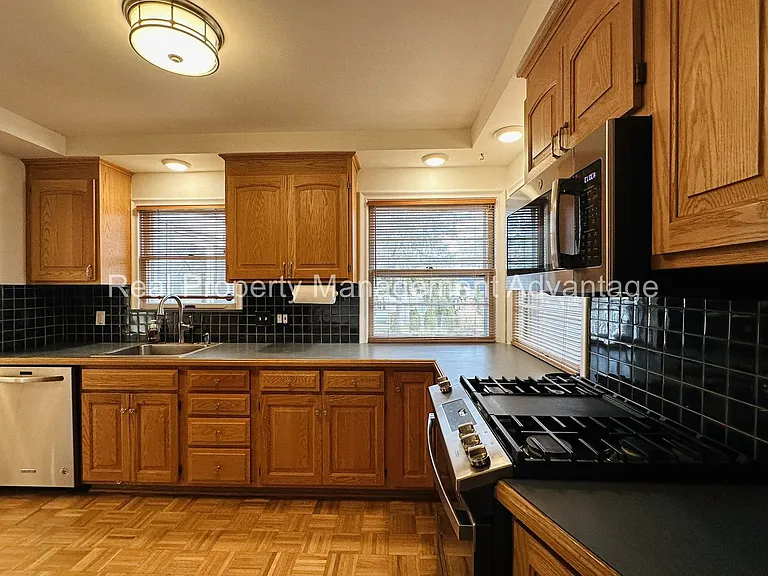 3912 Hillside Dr — Photo 8