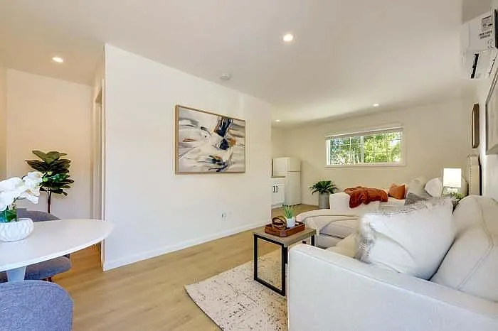 2140 Oakwood Dr #B — Photo 4