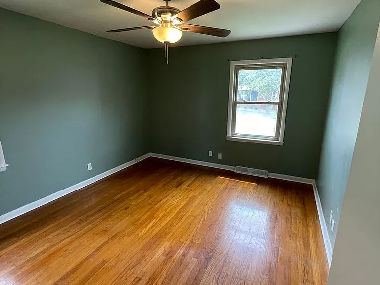 921 Brookhaven Dr — Photo 10