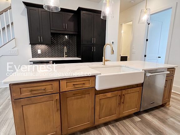 5th image of 206 N 9th St #D