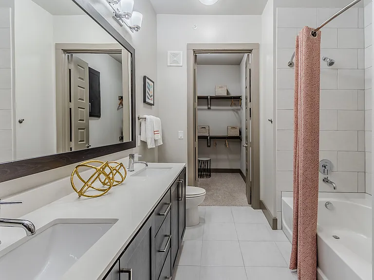 Anthem Cityline Apartments — Photo 8