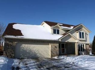 3255 Black Oak Dr, Eagan, MN 55121