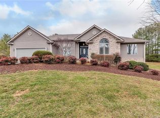 35 Beaumont Dr Hendersonville NC 28739 Zillow